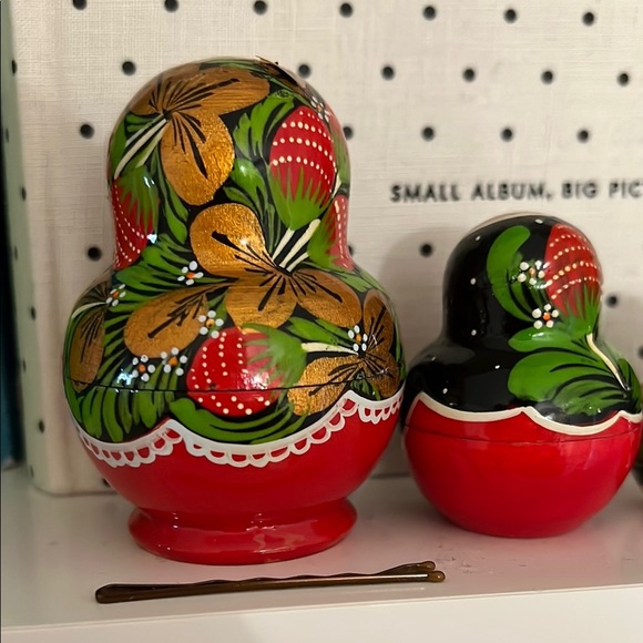 Russian Nesting Dolls - Black and Red - Picture 3 of 4